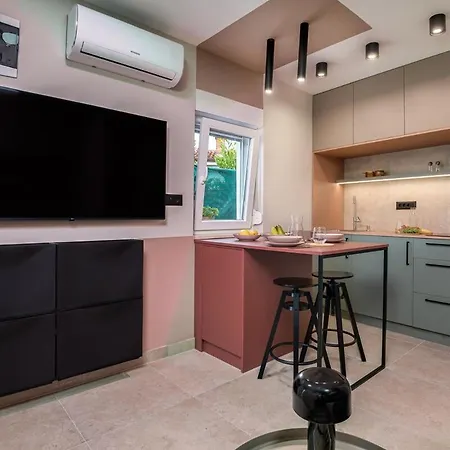 アパート Bruna Apartman-with Private Parking *