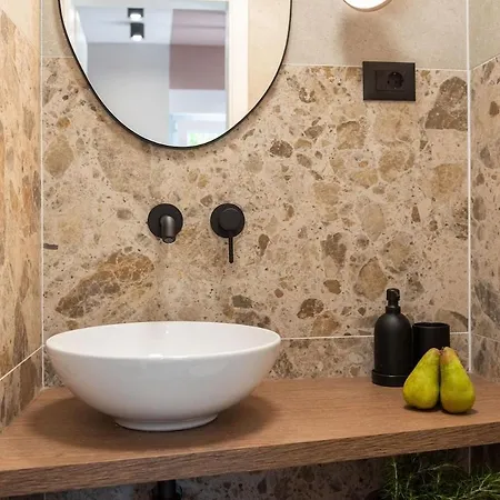 Bruna Apartman-with Private Parking * リエカ